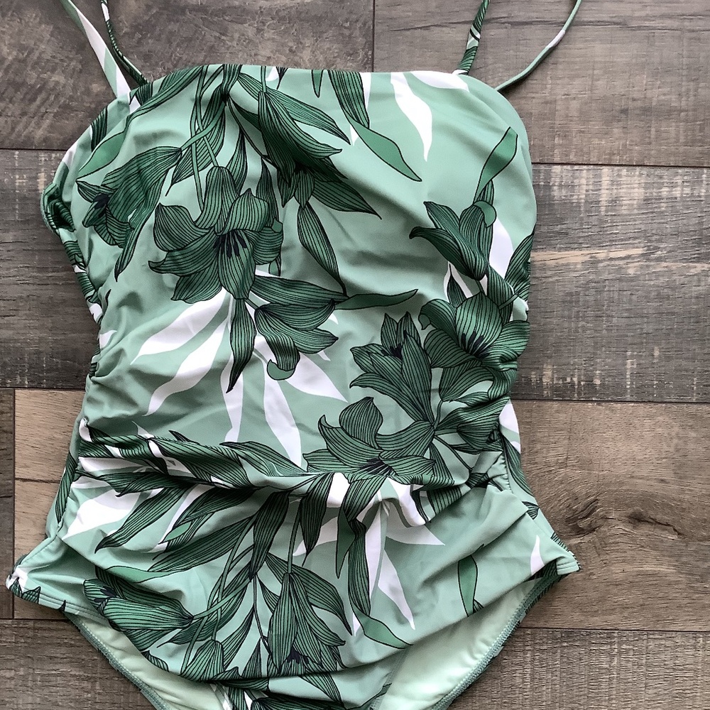 Cupshe bathing suit, Size medium, greens